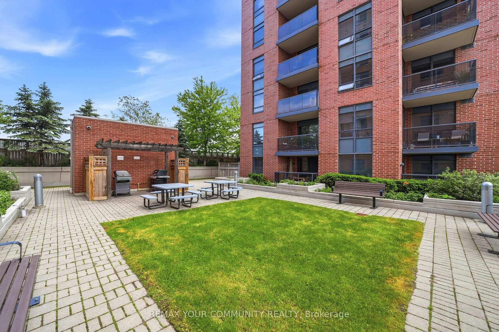 60 Heintzman Street Unit 2102 photo 23