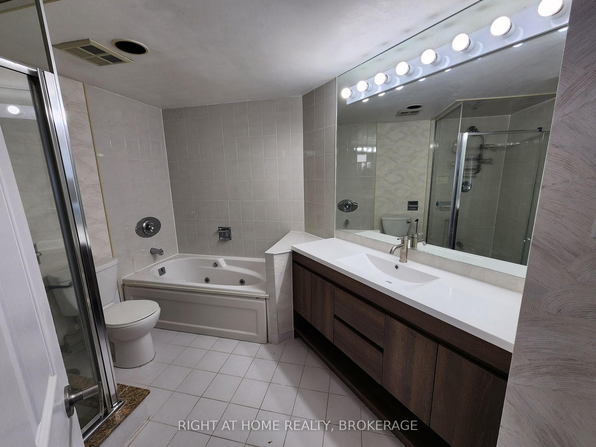 55 Elm Dr Elm Drive Unit 1112 photo 28