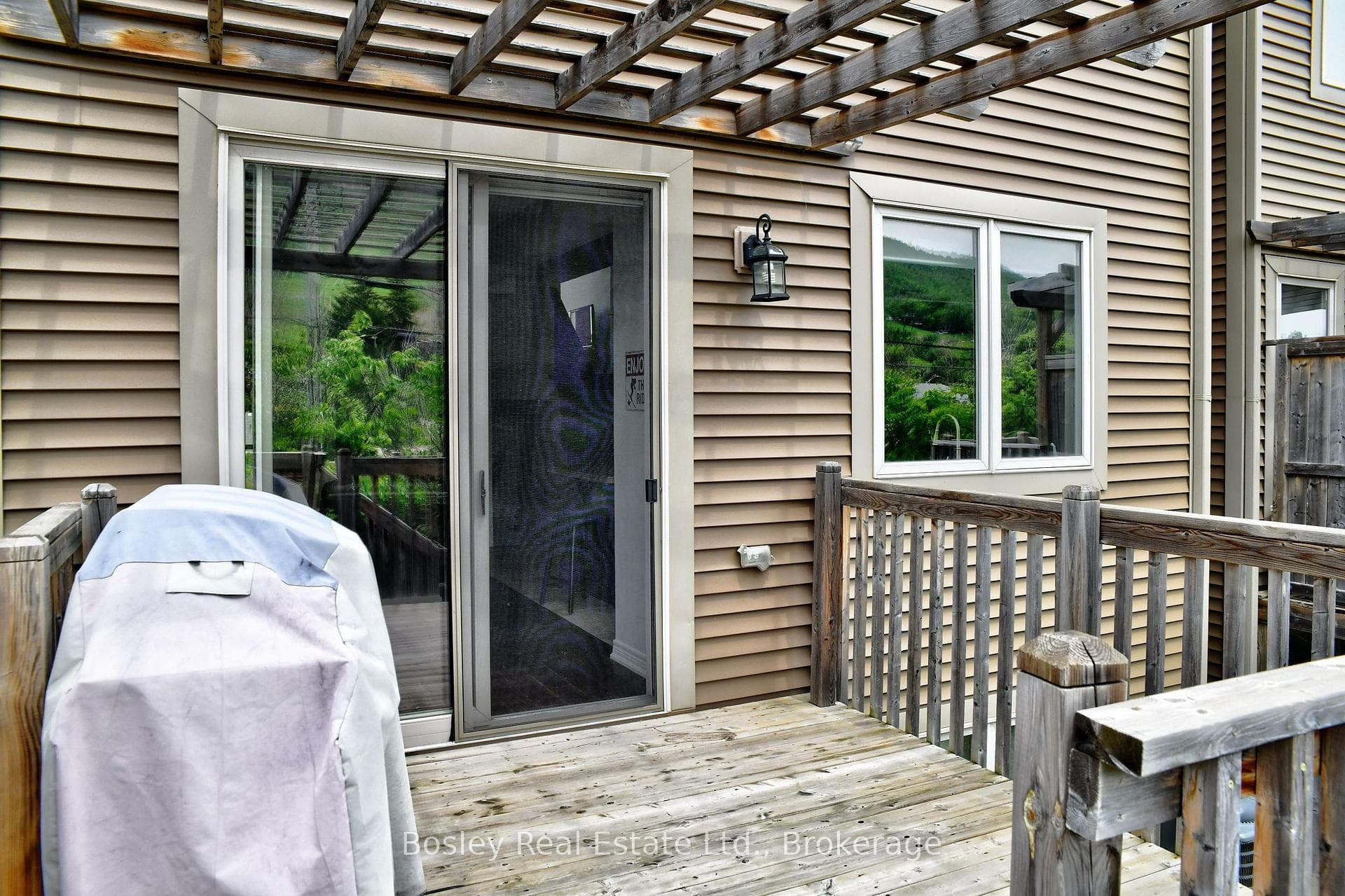 104 DELPHI Lane photo 27