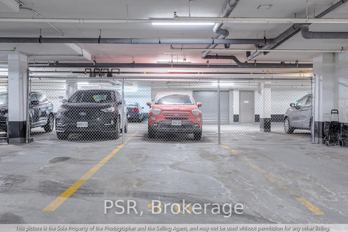 7608 Yonge Street Unit 306 photo 31