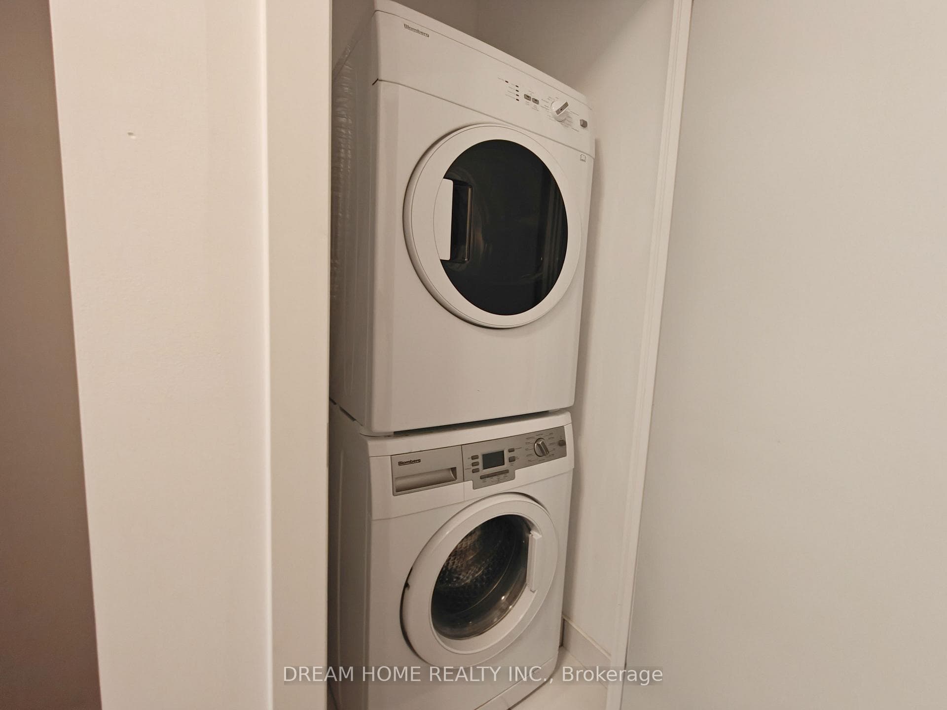 56 Forest Manor Road Unit 2102 photo 18