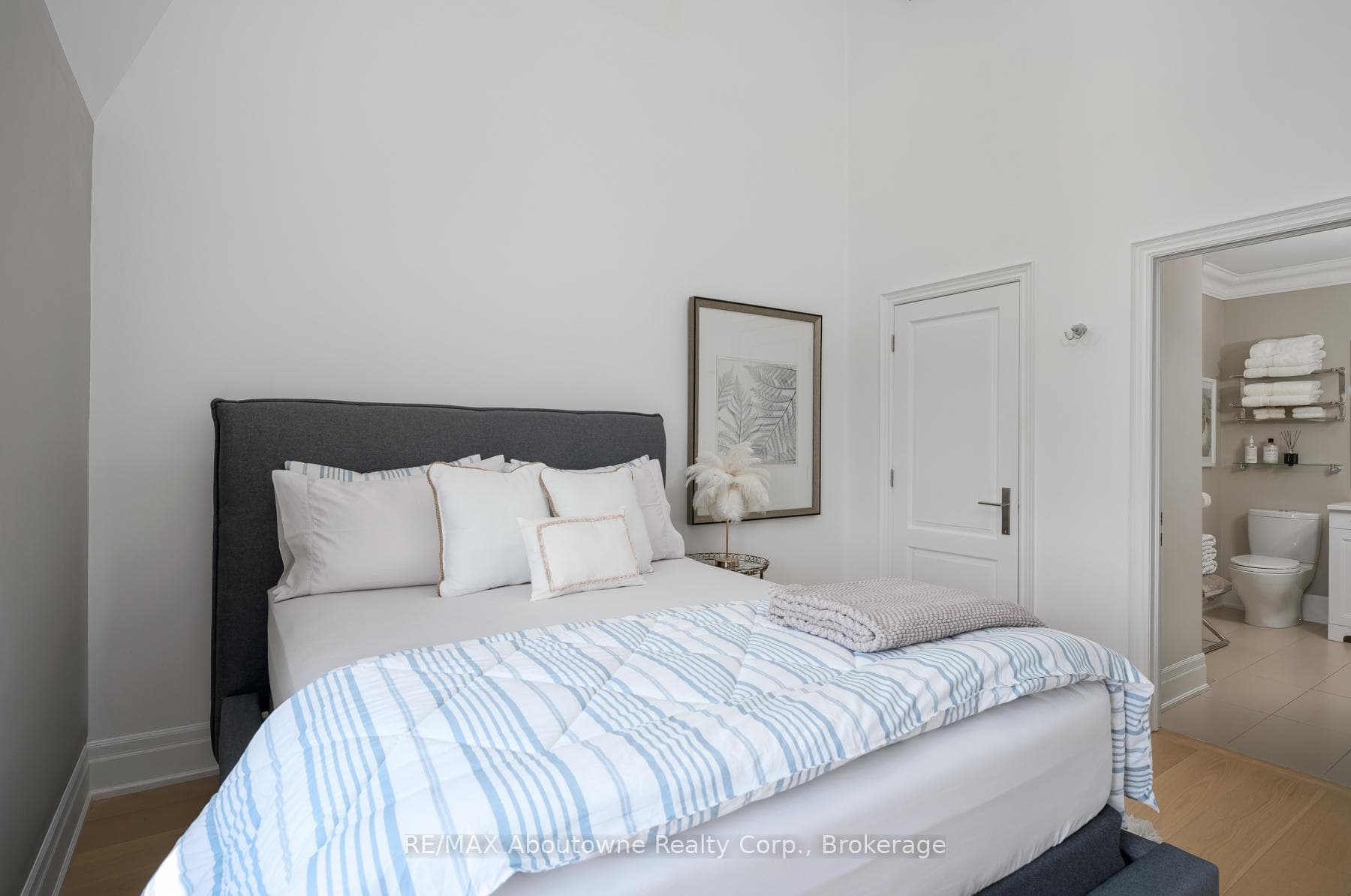 253 Hanover Street photo 24