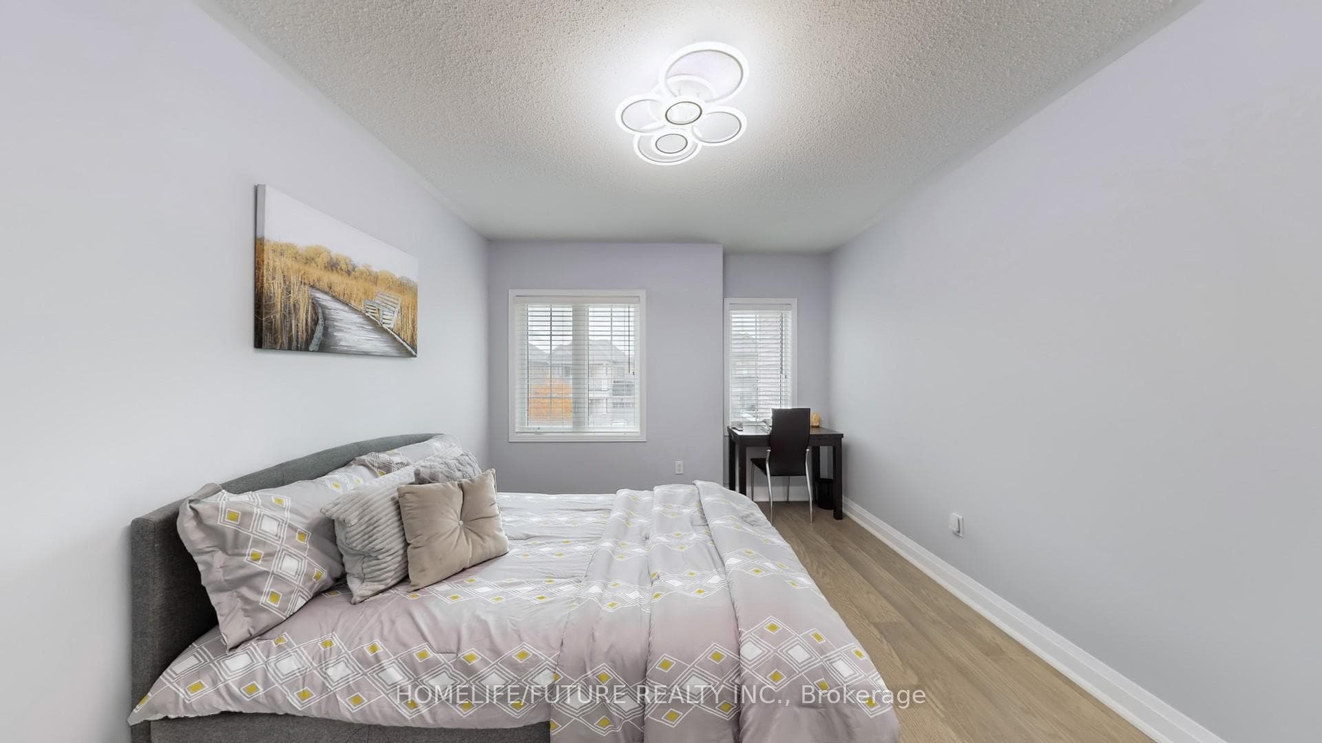 105 Juglans Crescent photo 27