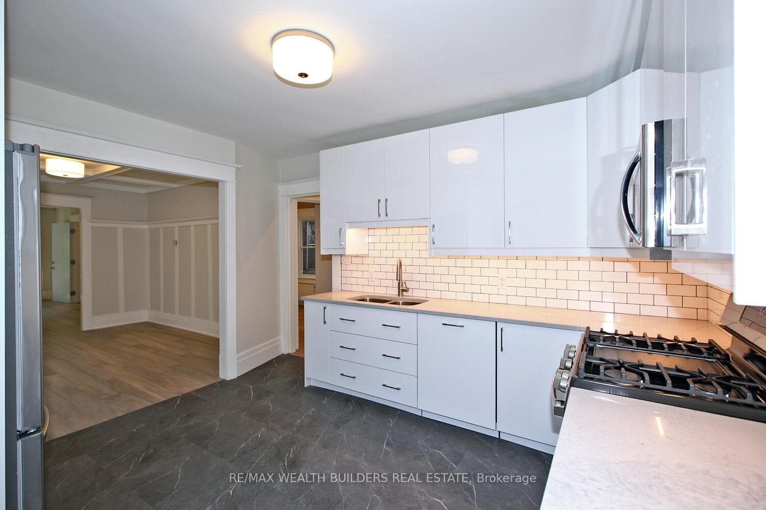 163 Parkside Drive Unit B photo 11