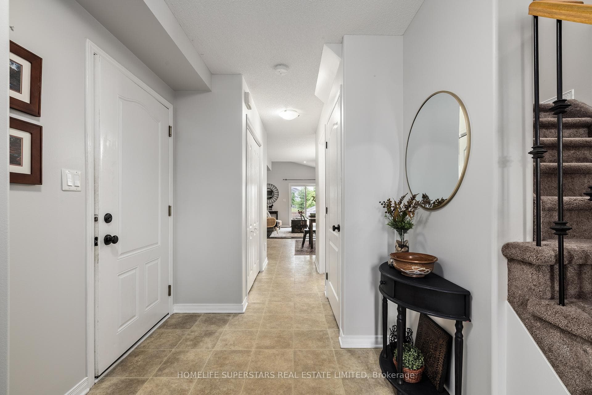 1379 Atkinson Street photo 2