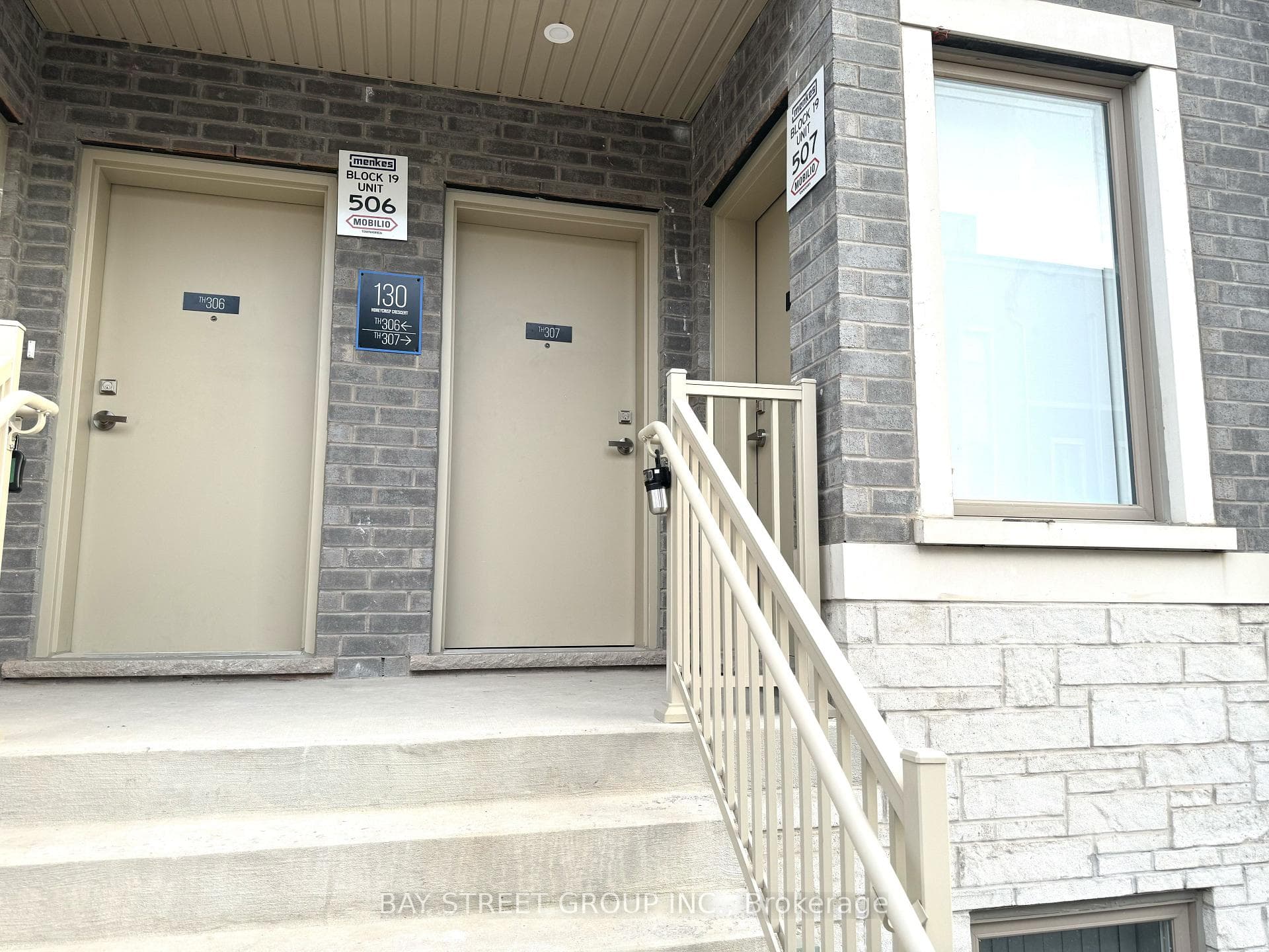 130 Honeycrisp Crescent Unit TH307 photo 2