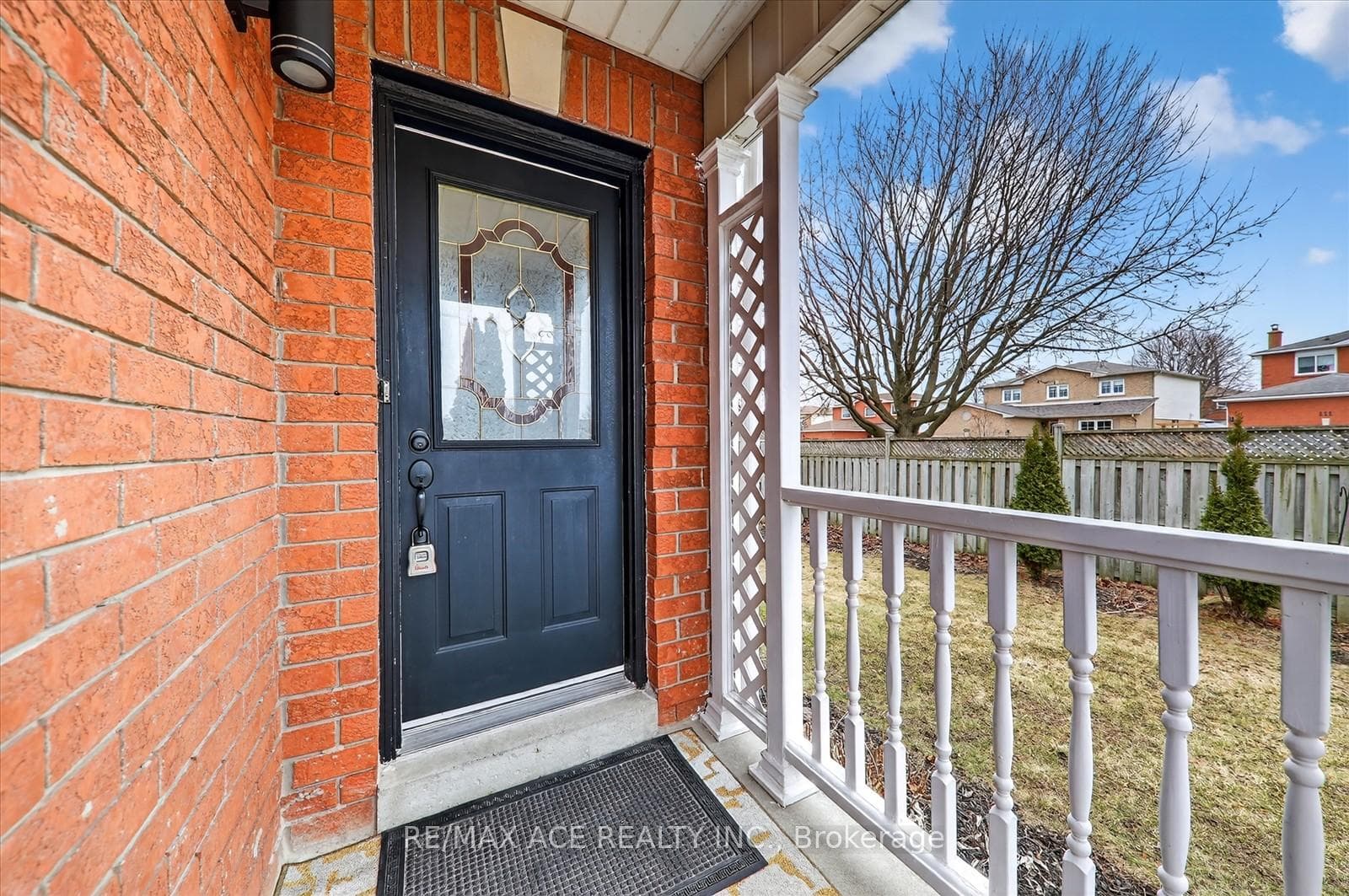 1 Aldcroft Crescent photo 4