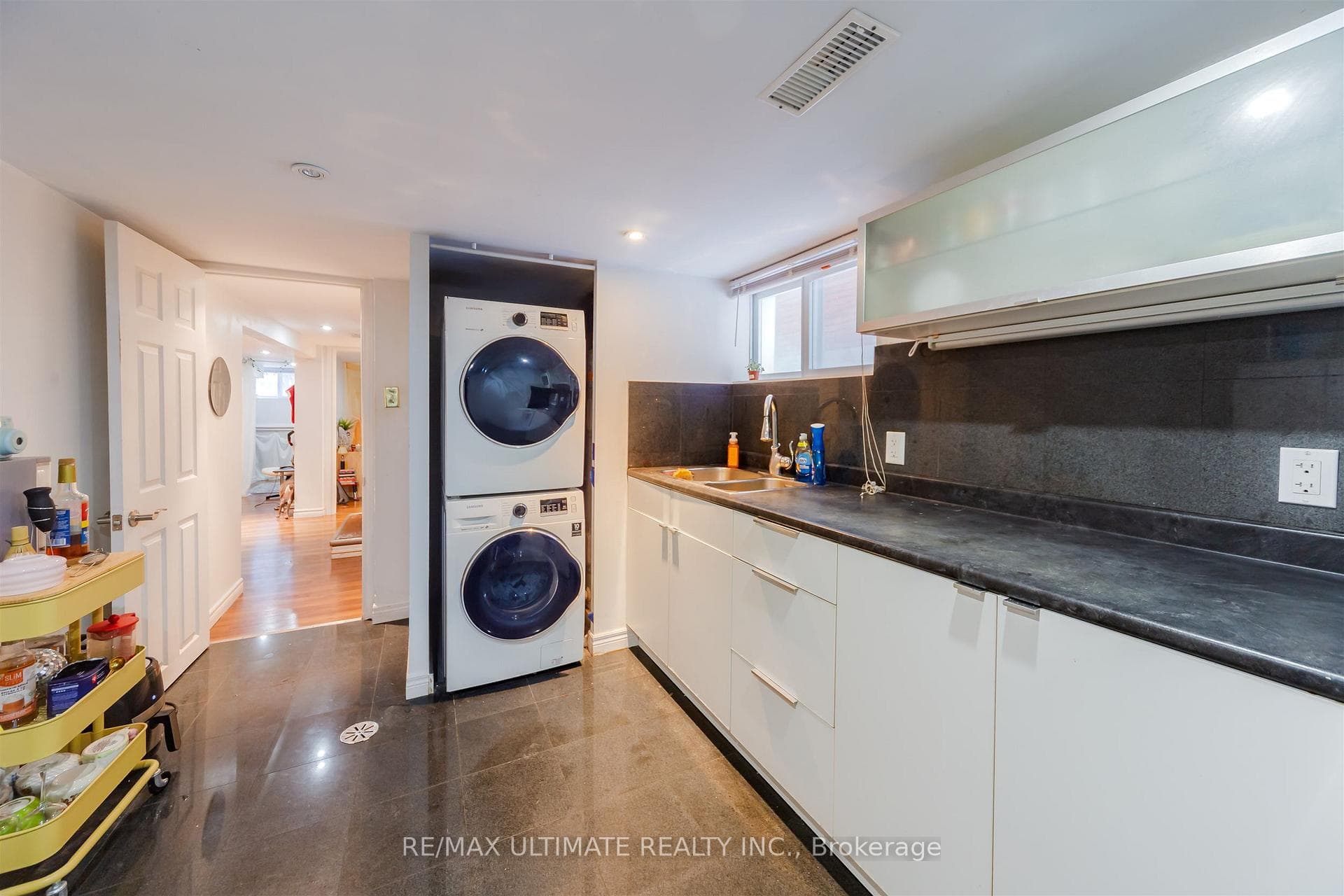 46 Lorindale Avenue Unit Lower photo 6