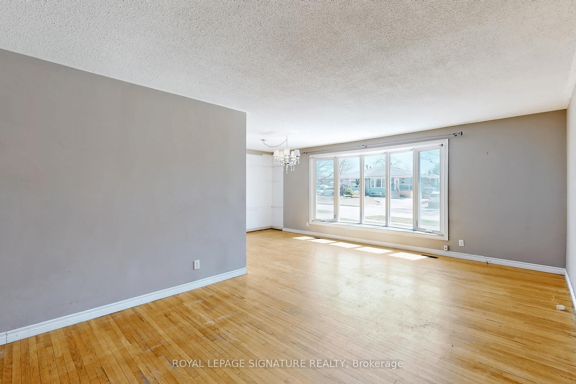 774 Krosno Boulevard photo 5
