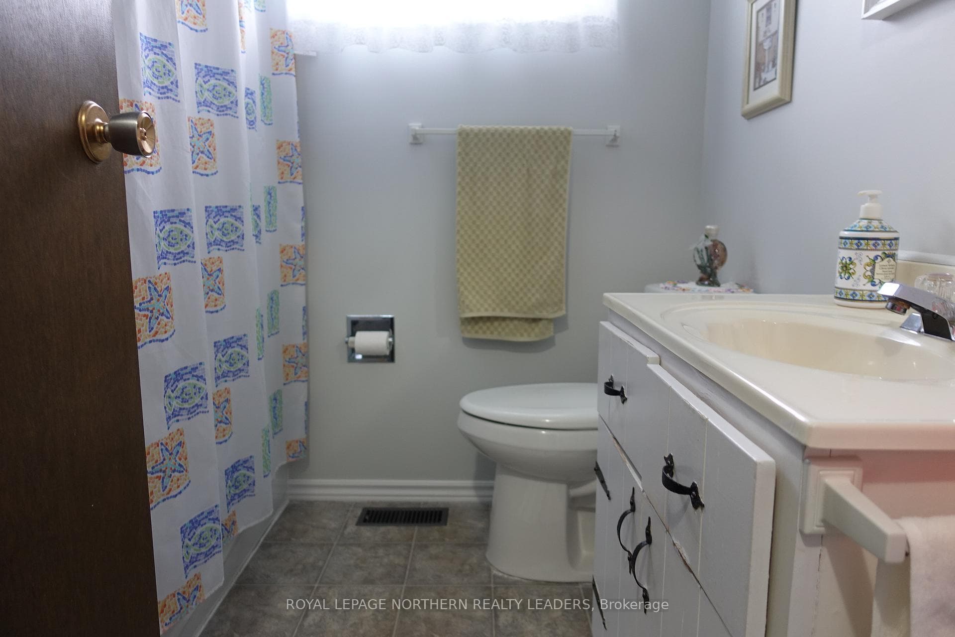 154 Donna Crescent photo 16