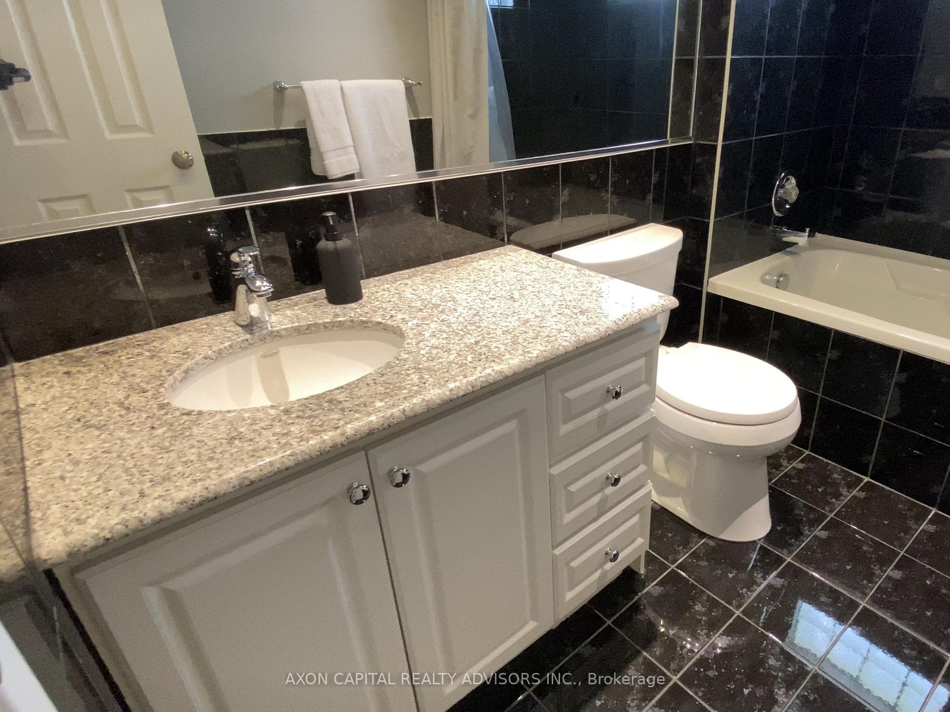 74 Eleanor Circle photo 16