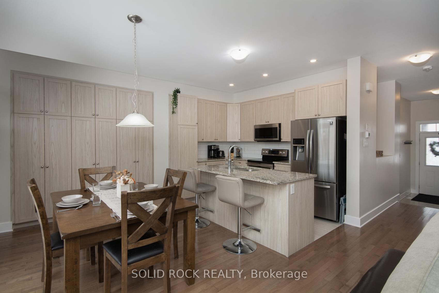 99 Robertson Lane photo 13