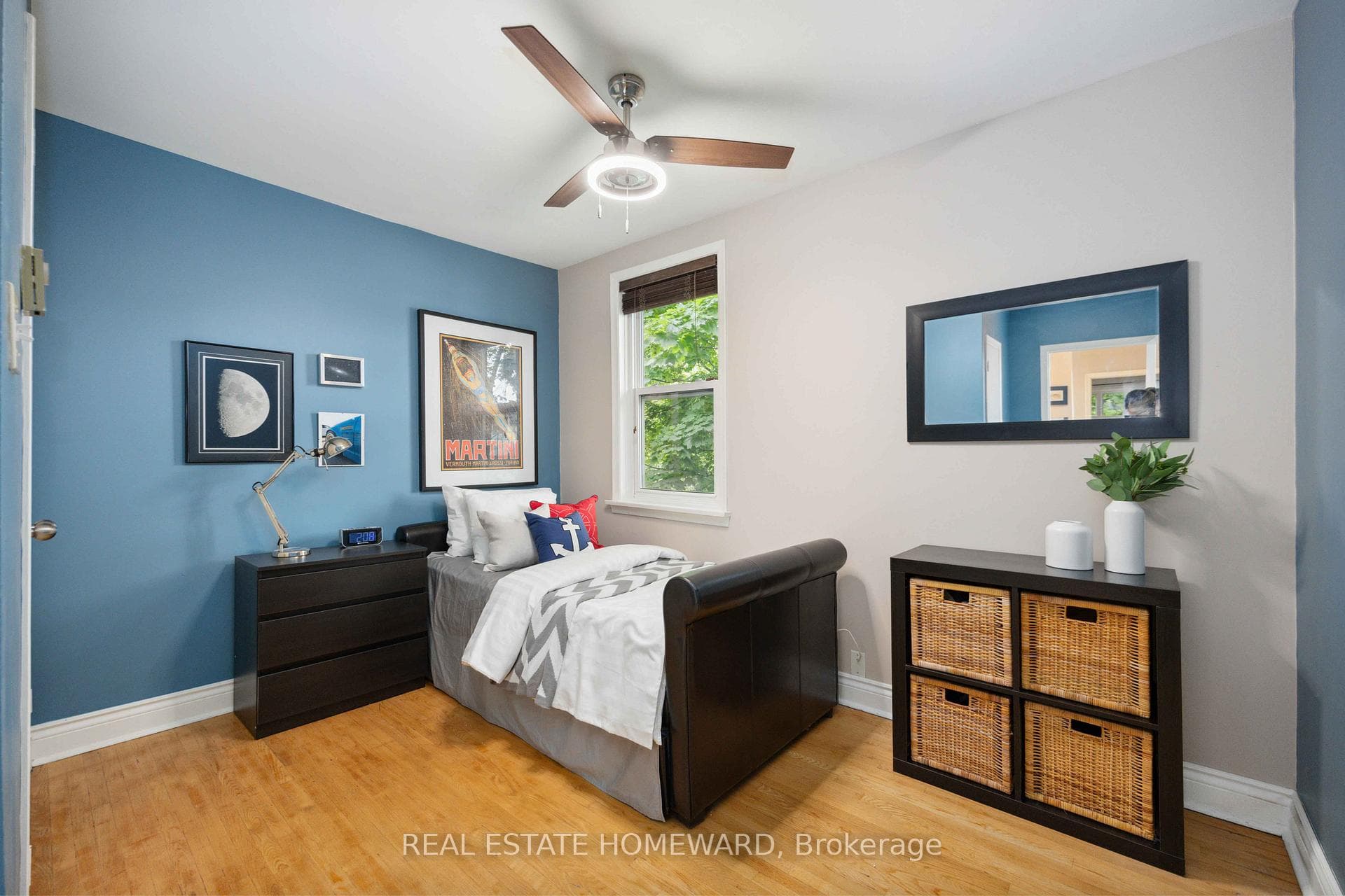 2nd bedroom