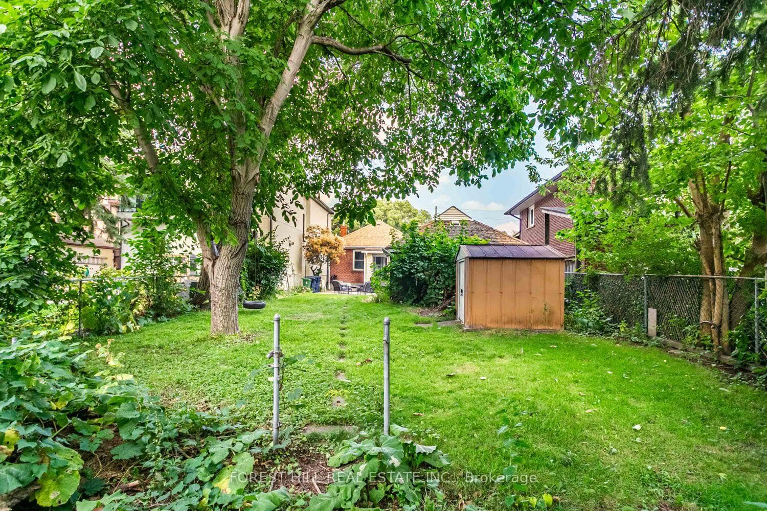 182 Park Lawn Road photo 32