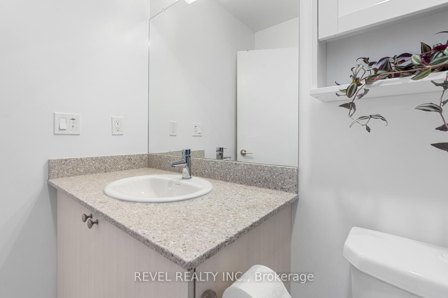 8 Trent Avenue Unit 201 photo 18