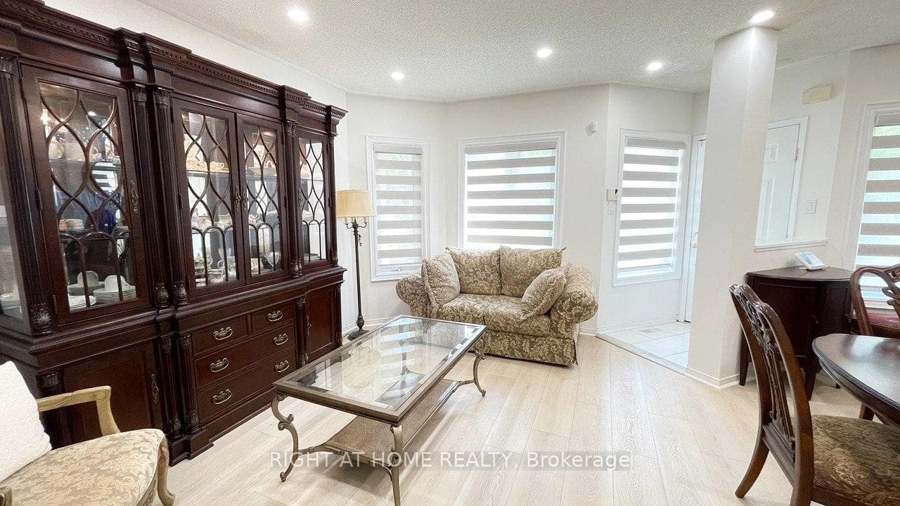 735 New Westminster Drive Unit 53 photo 4