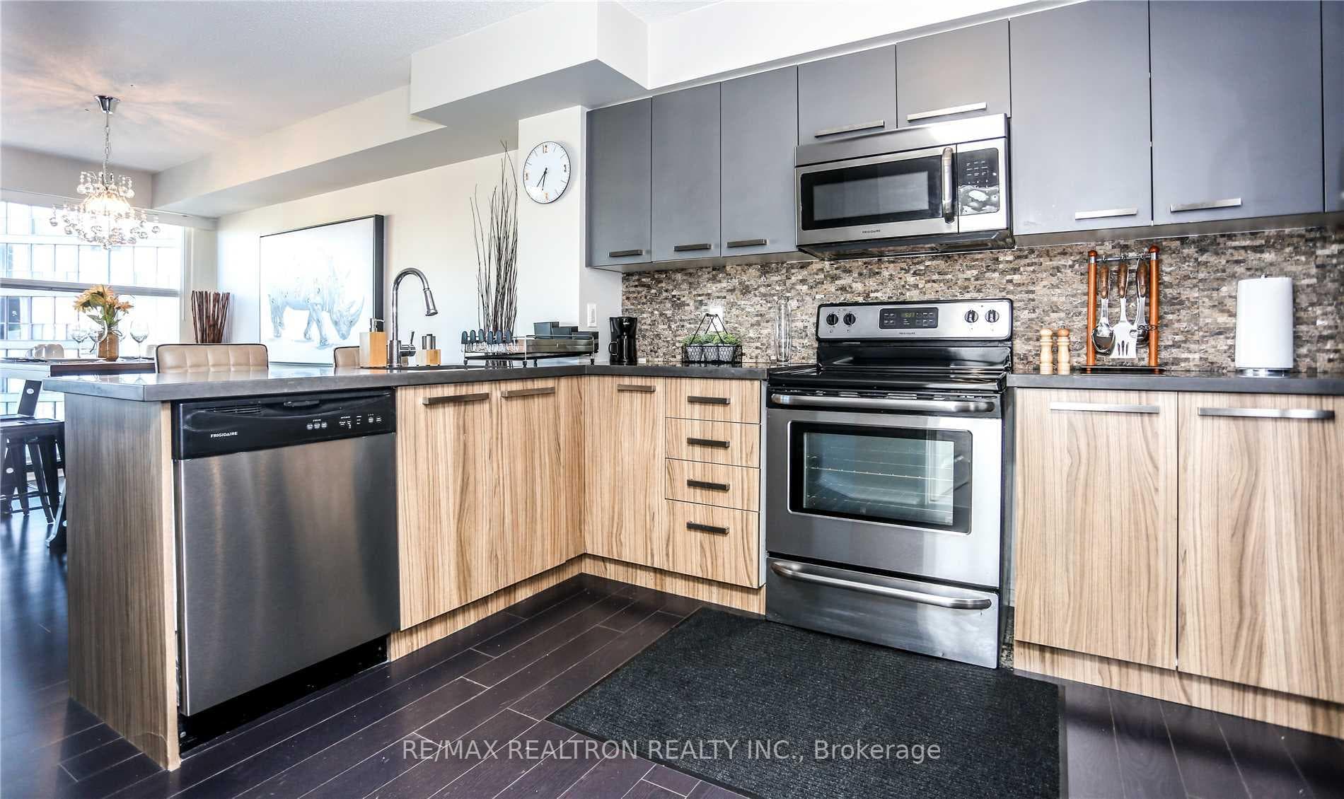 11 St Joseph Street Unit 1501 photo 5