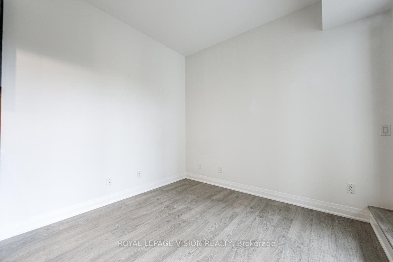 280 Howland Avenue Unit 301 photo 13