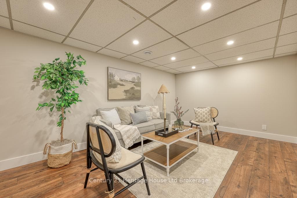 1088 Canfield Crescent photo 31