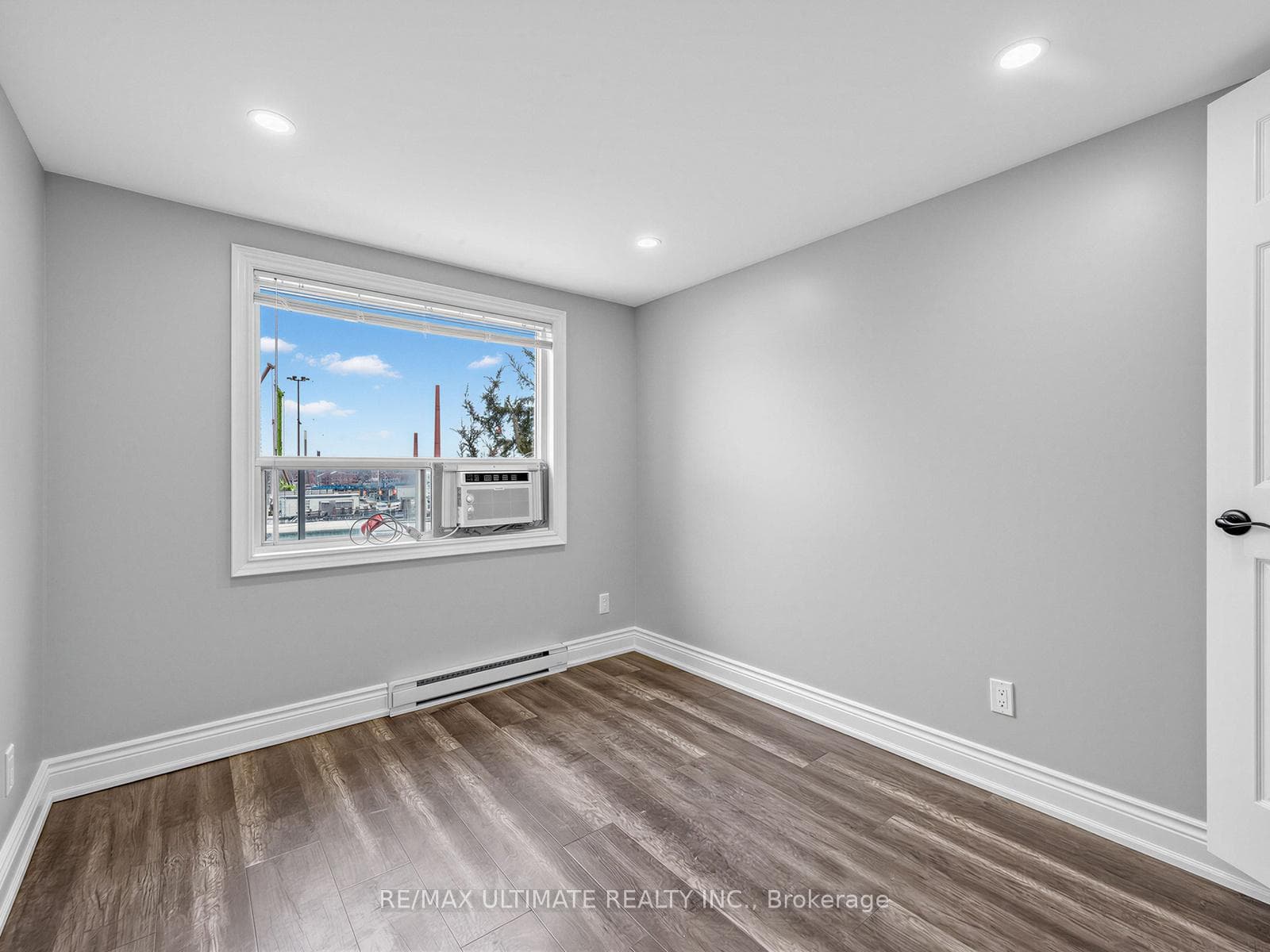 213 Langley Avenue Unit 2 Upper Level photo 20