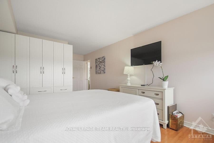 100 GRANT CARMAN Drive Unit 705 photo 18