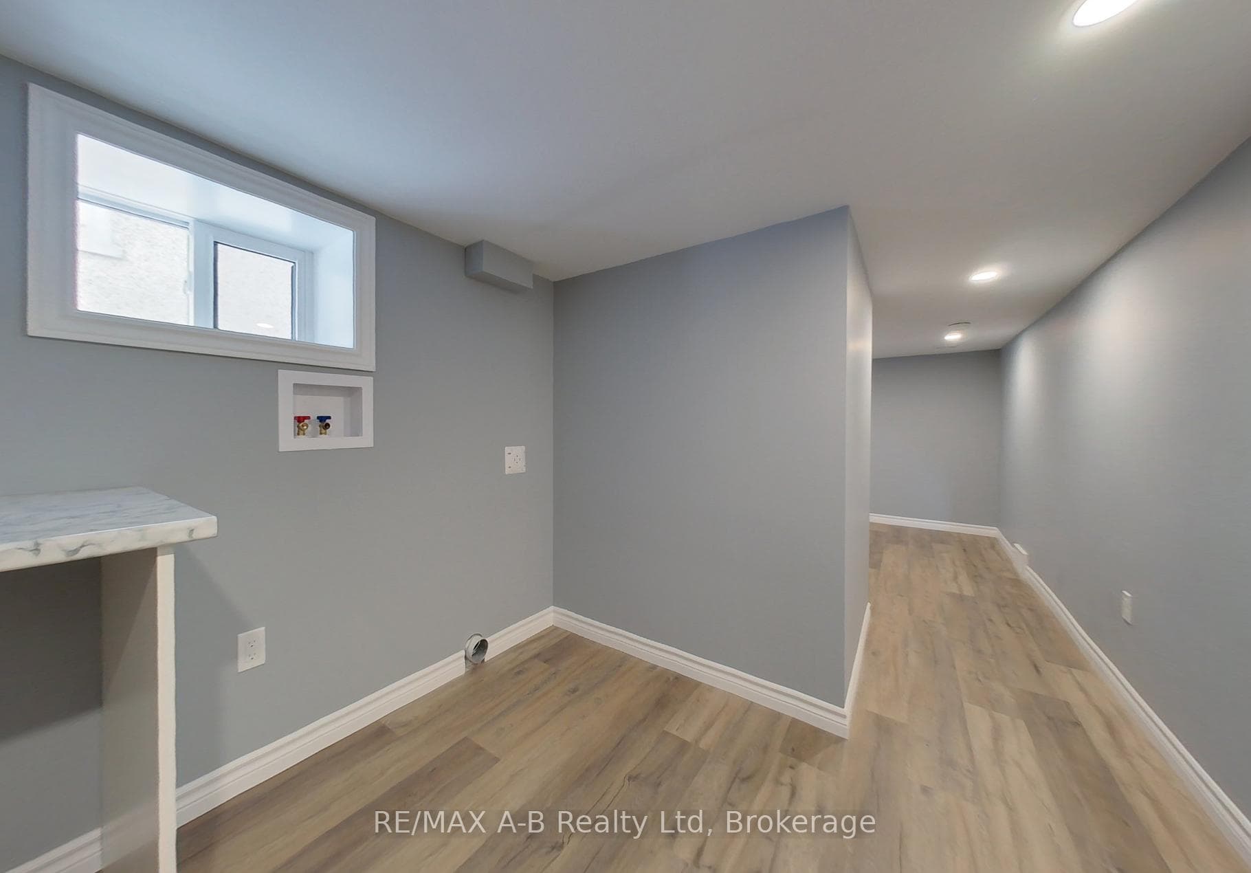 459 Downie Street photo 29