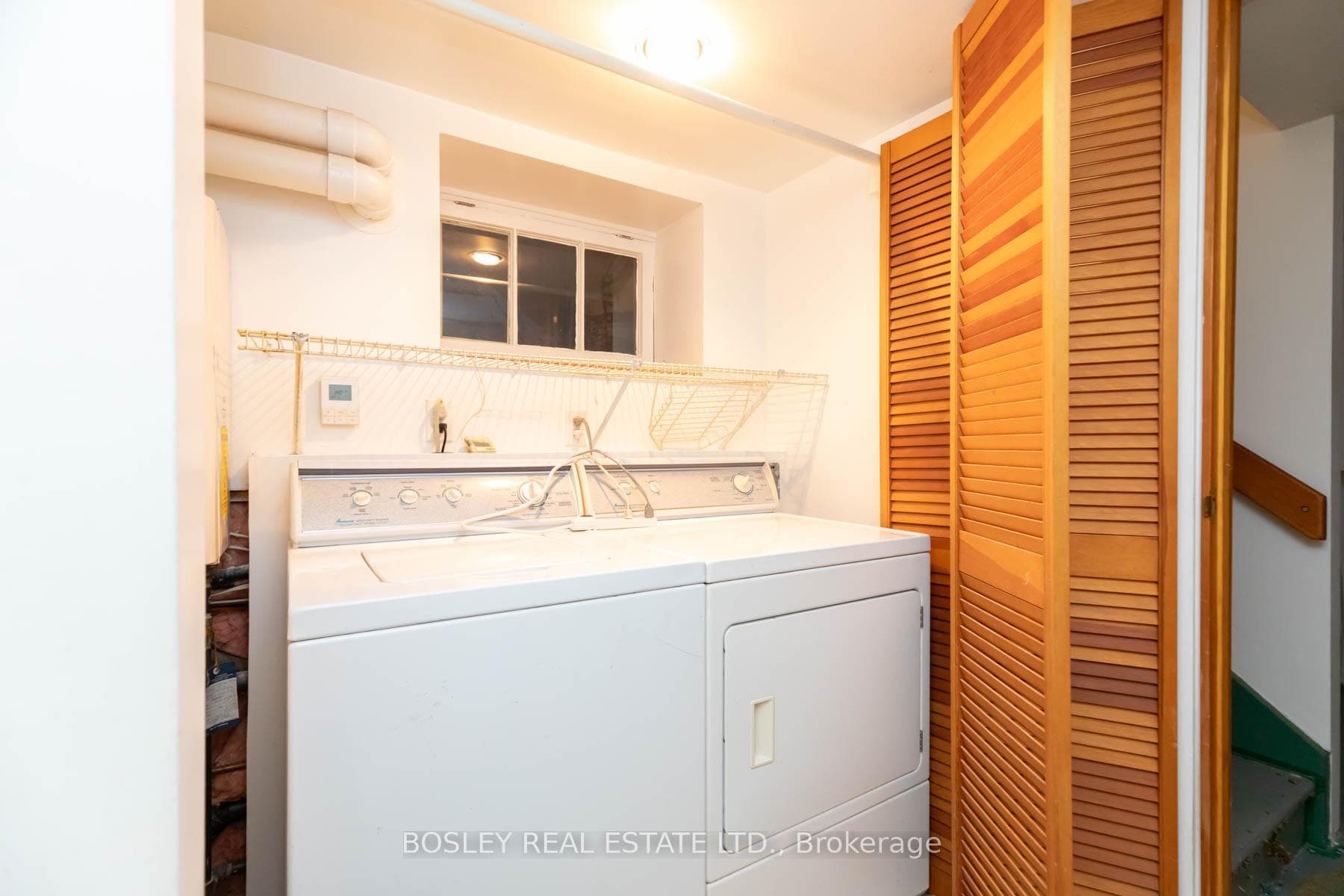 415 Wellesley Street photo 16