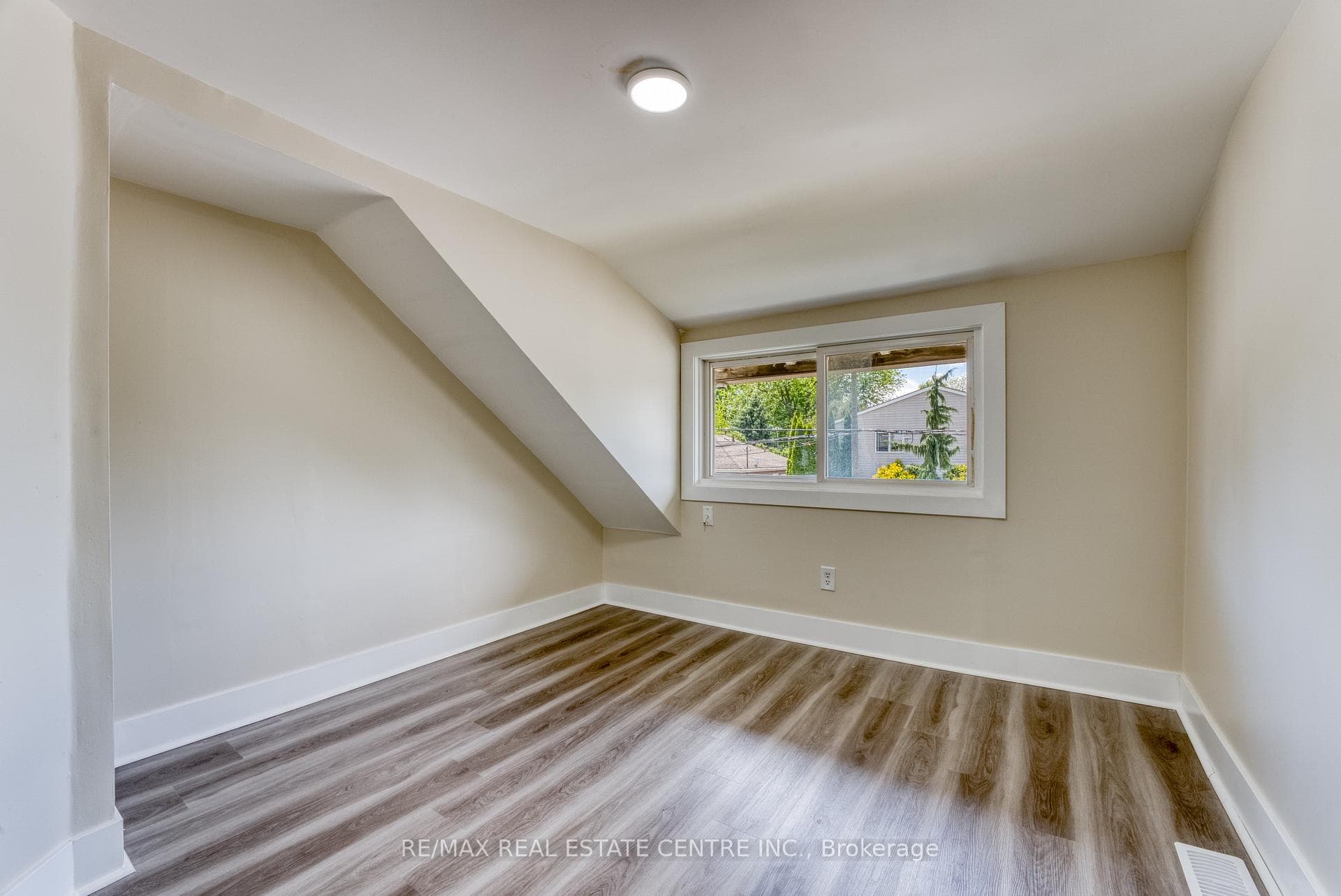 88 Lorne Avenue photo 18