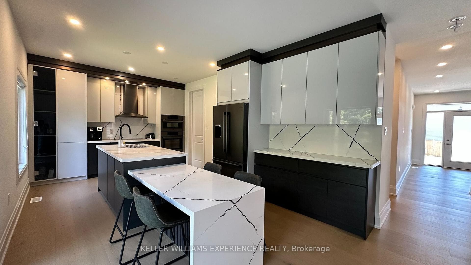 106 Seabastian Street photo 10