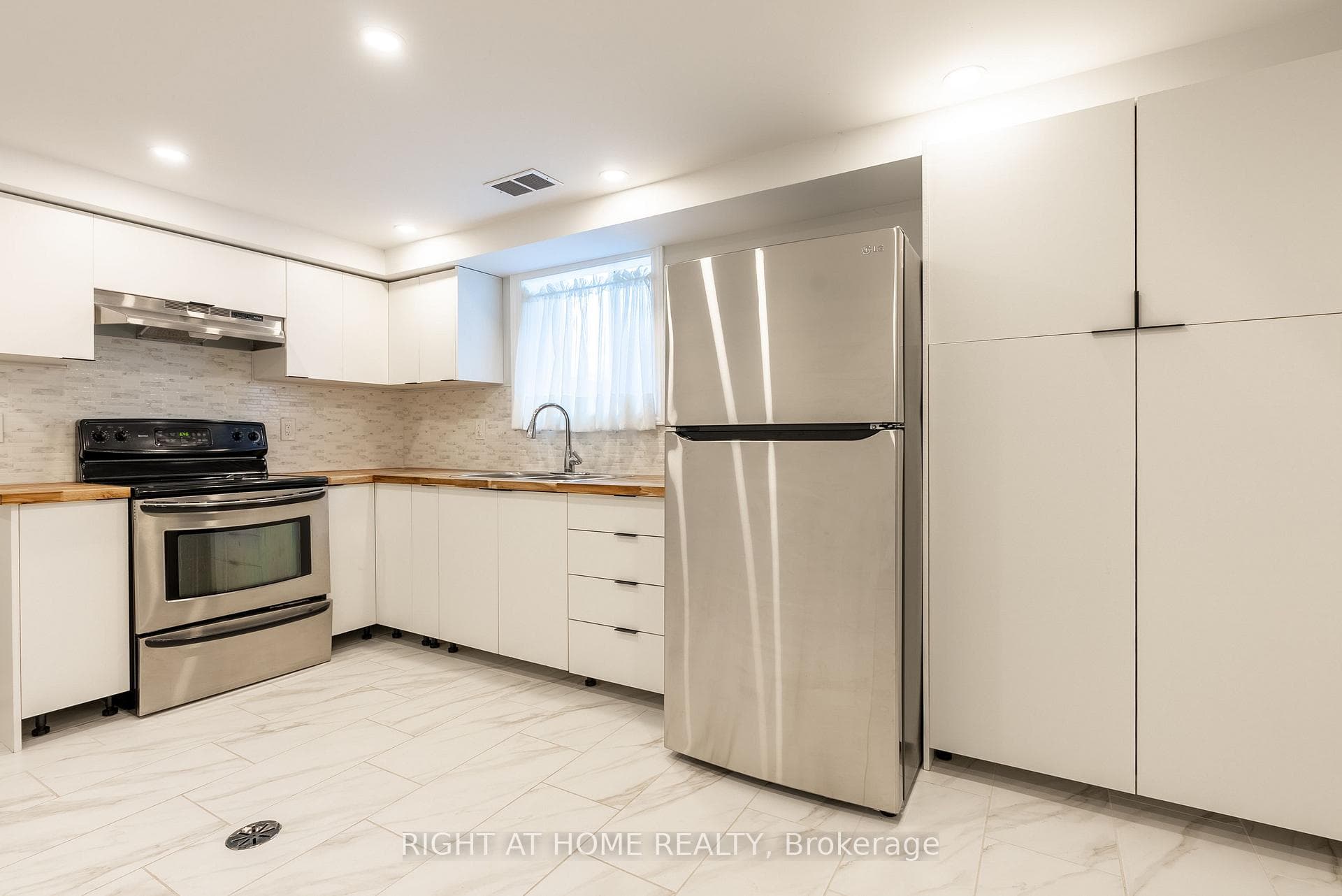 214 Kenilworth Avenue Unit Basement photo 21