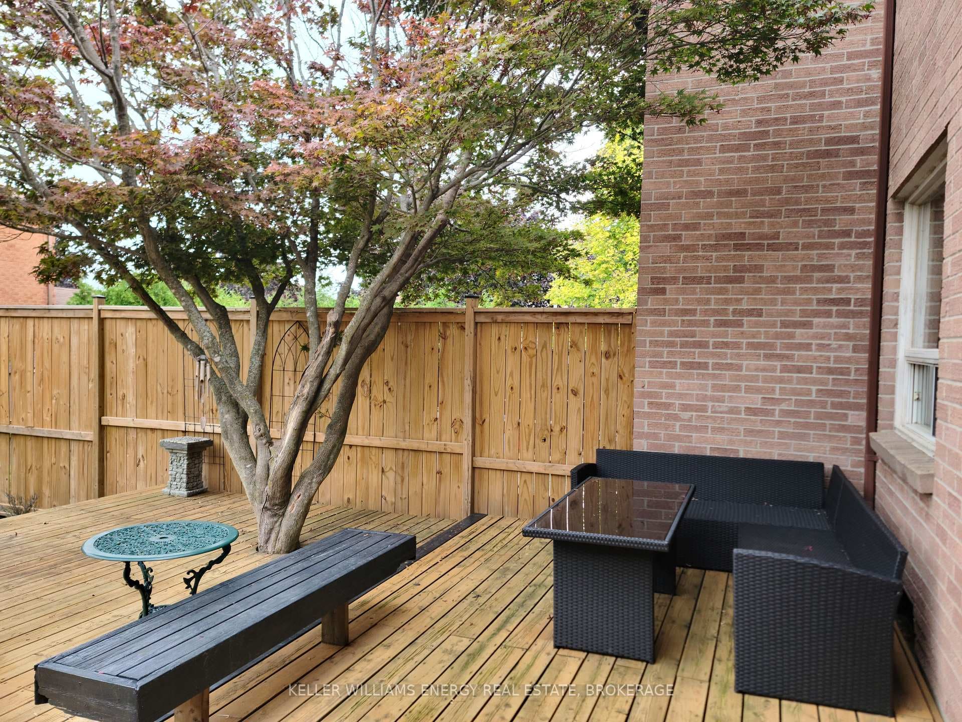 61 Fernbank Place photo 31