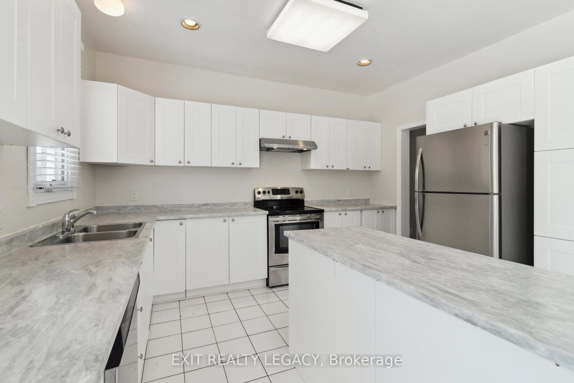 122 Ventura Way photo 12