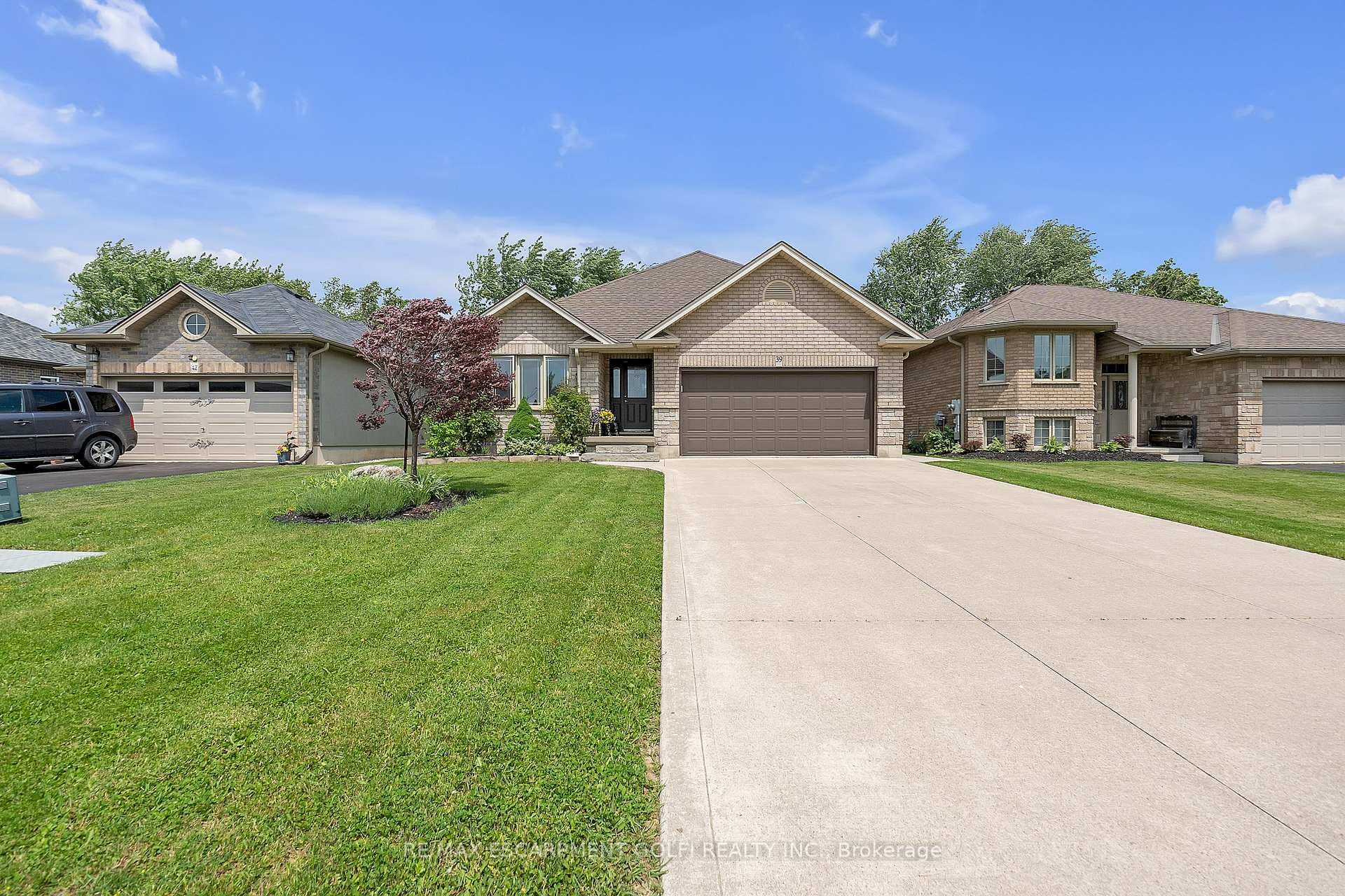 39 Irving Drive photo 1