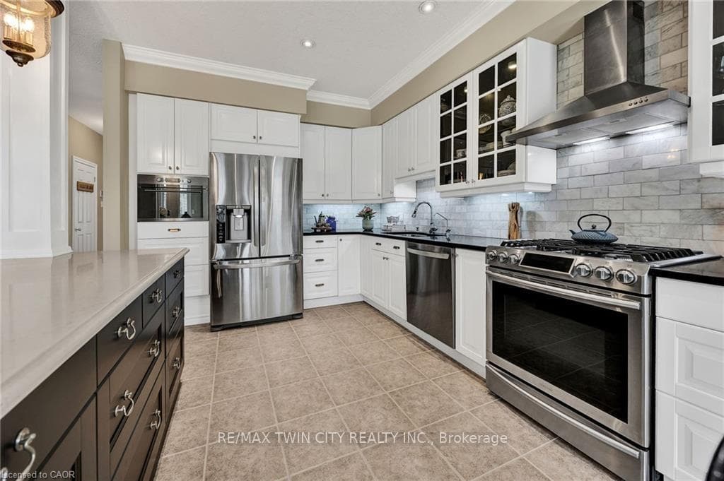 835 Brandenburg Boulevard photo 11