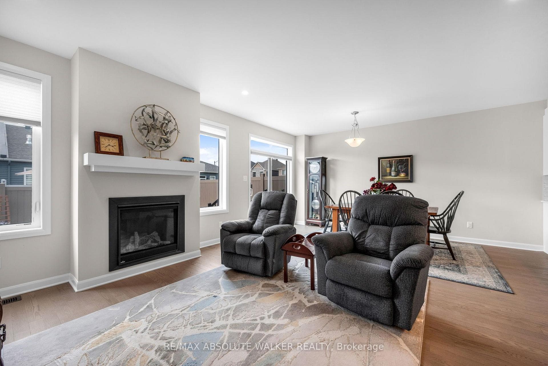 860 Companion Crescent photo 13