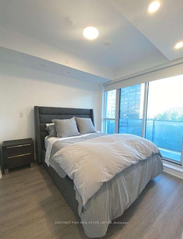 609 Avenue Road Unit 608 photo 9