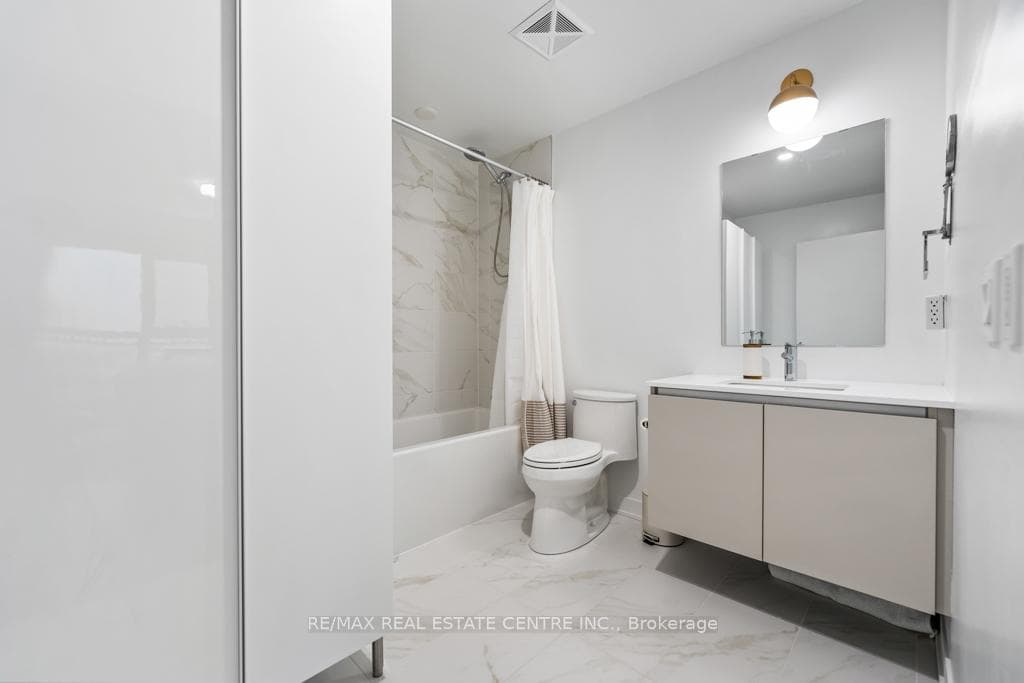 405 Dundas Street Unit 507 photo 20