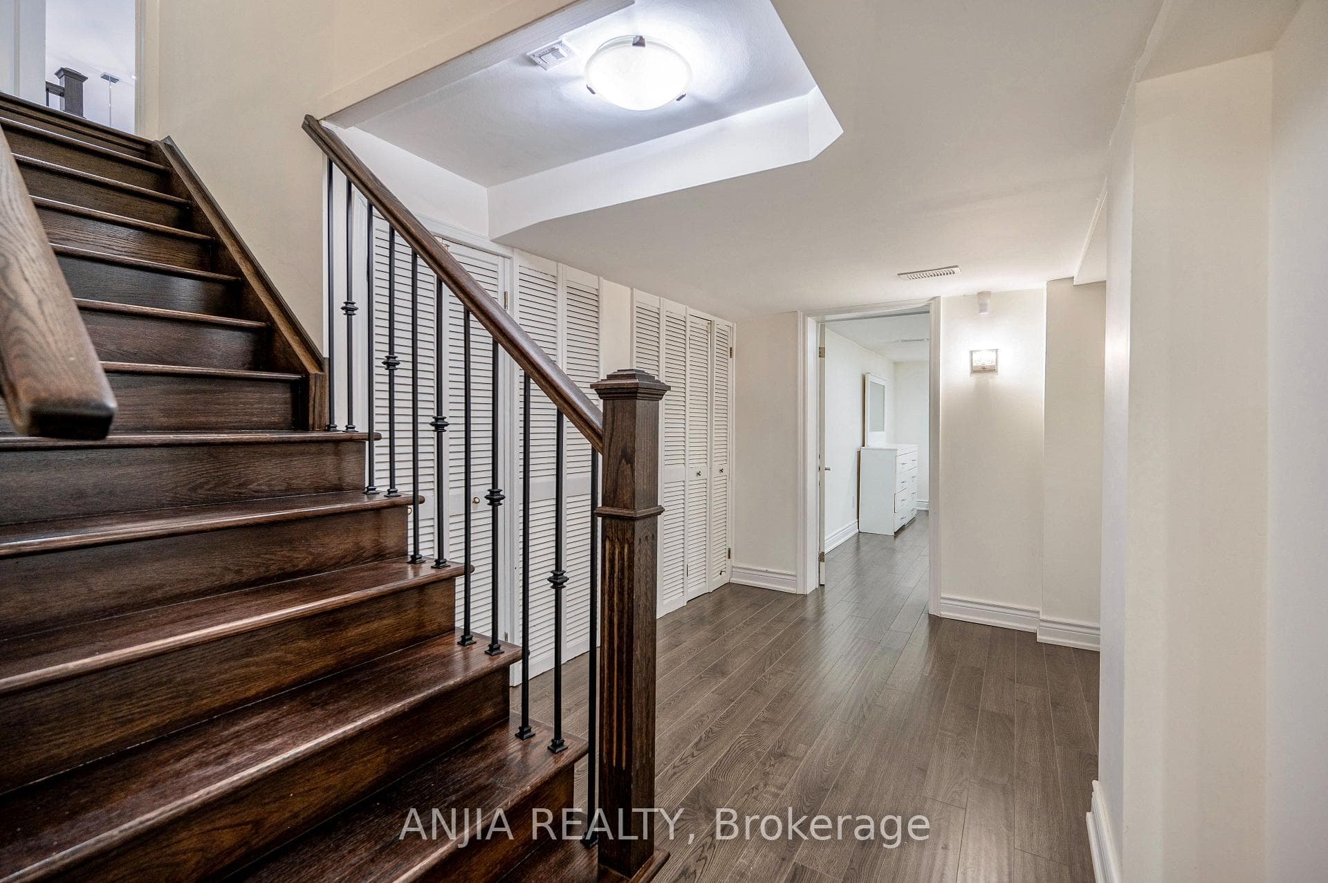 40 Windridge Drive photo 31