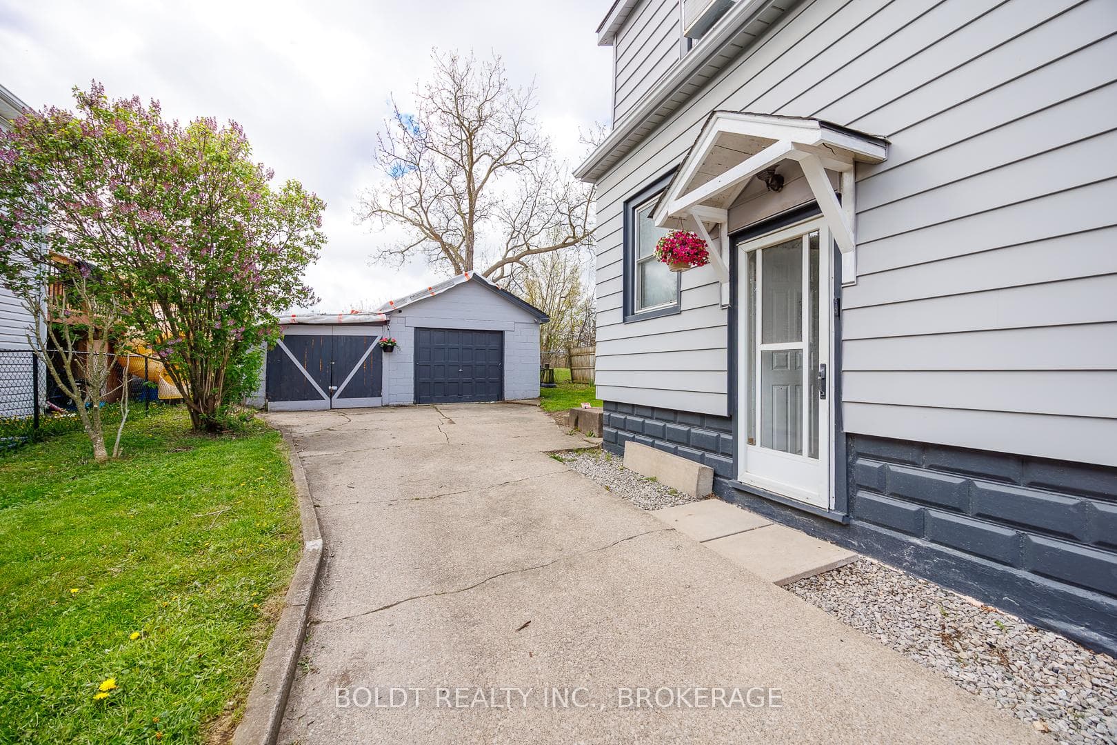 142 CLARA Street photo 3
