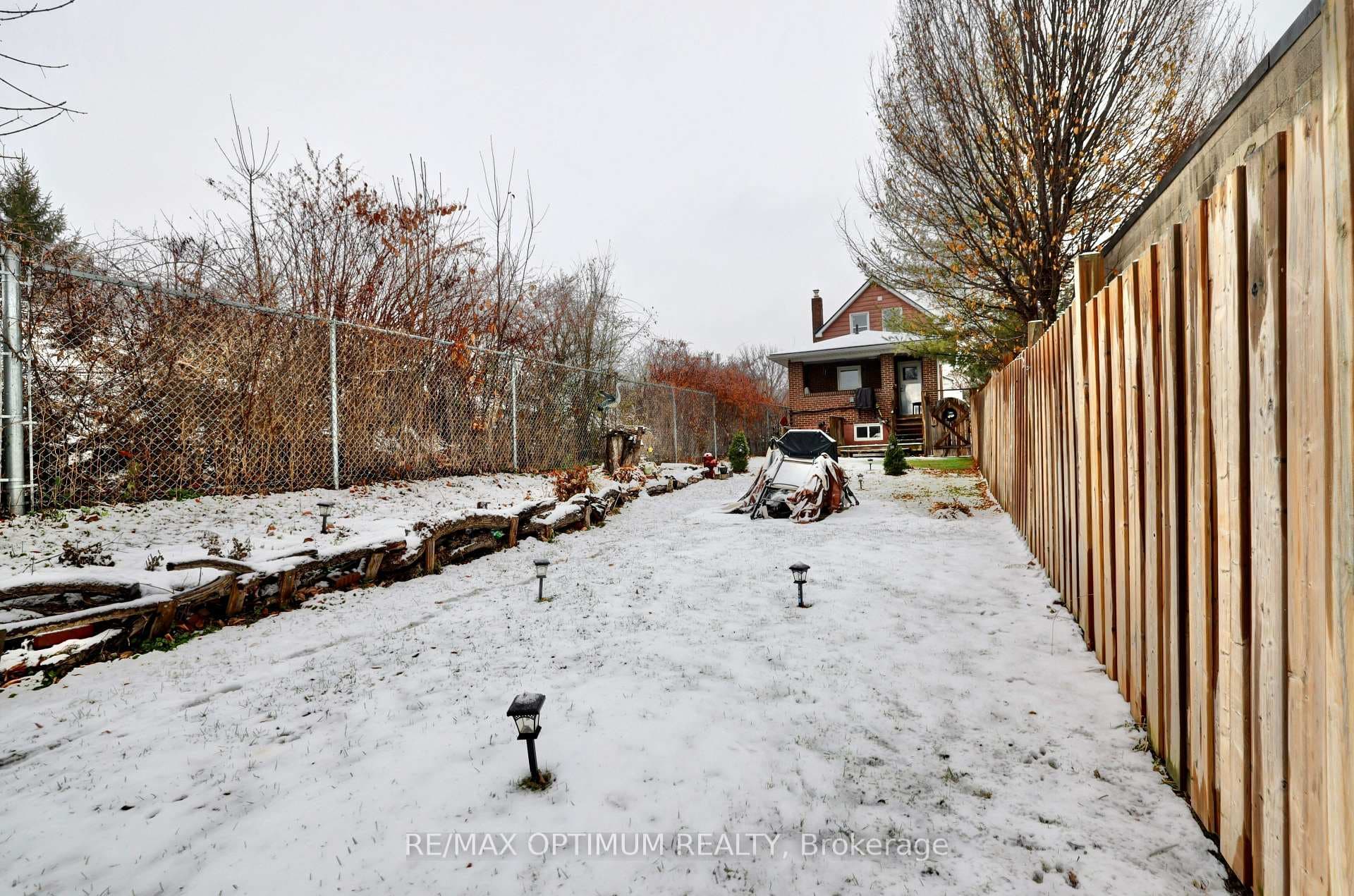1106 Haig Boulevard photo 42