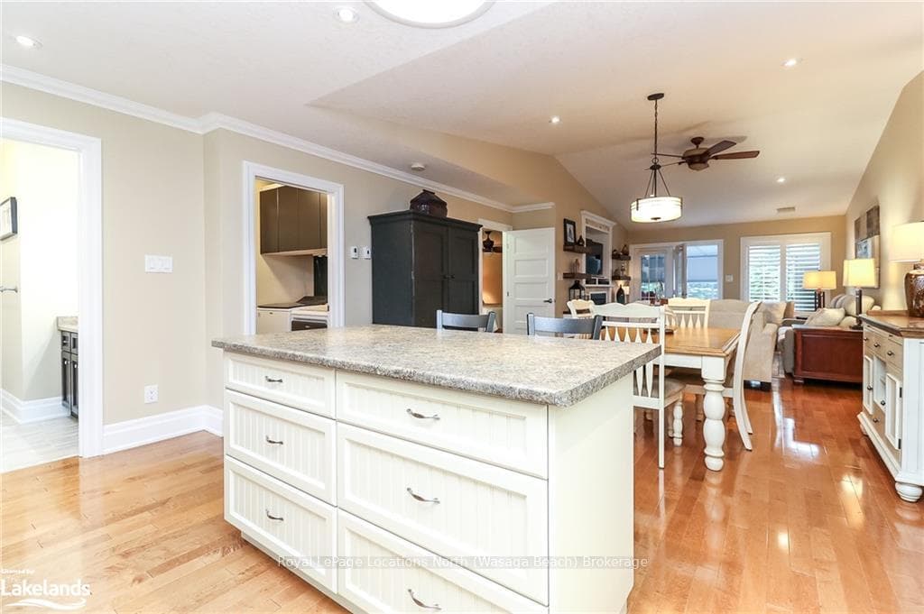 35 CHESTNUT Lane photo 18