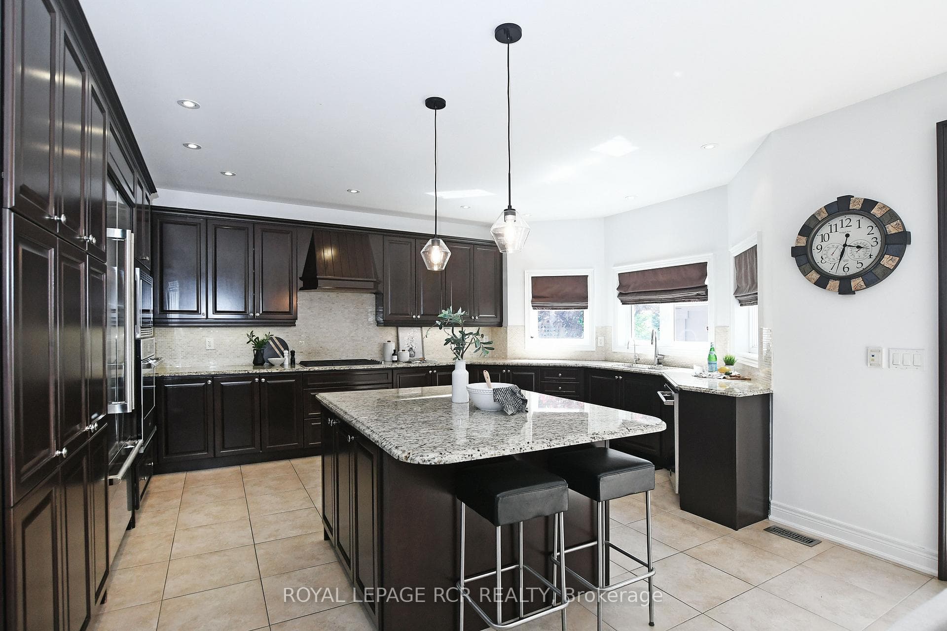 36 Soleil Boulevard photo 6