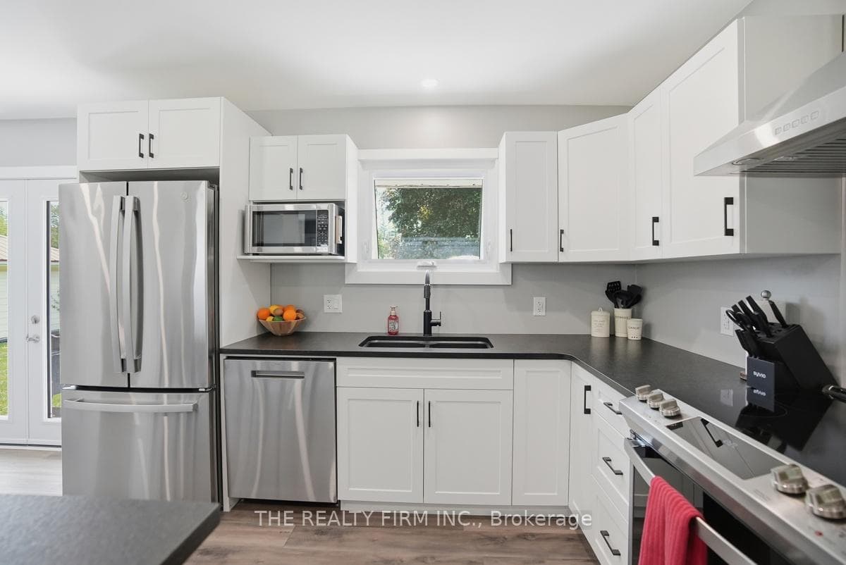 187 Byron Street photo 15