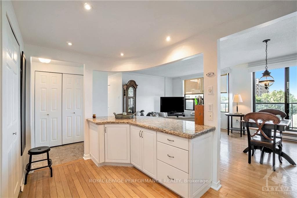 99 HOLLAND Avenue Unit 505 photo 9
