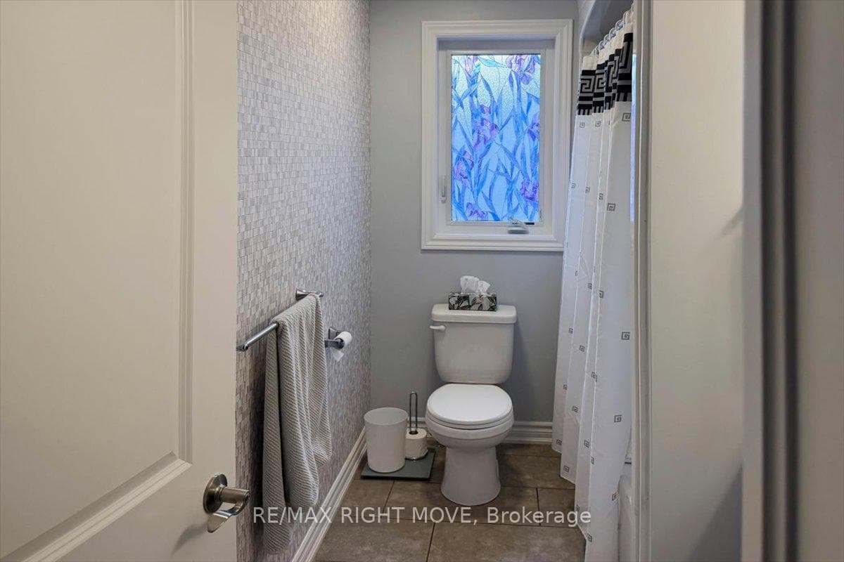 1 Sinclair Crescent photo 20