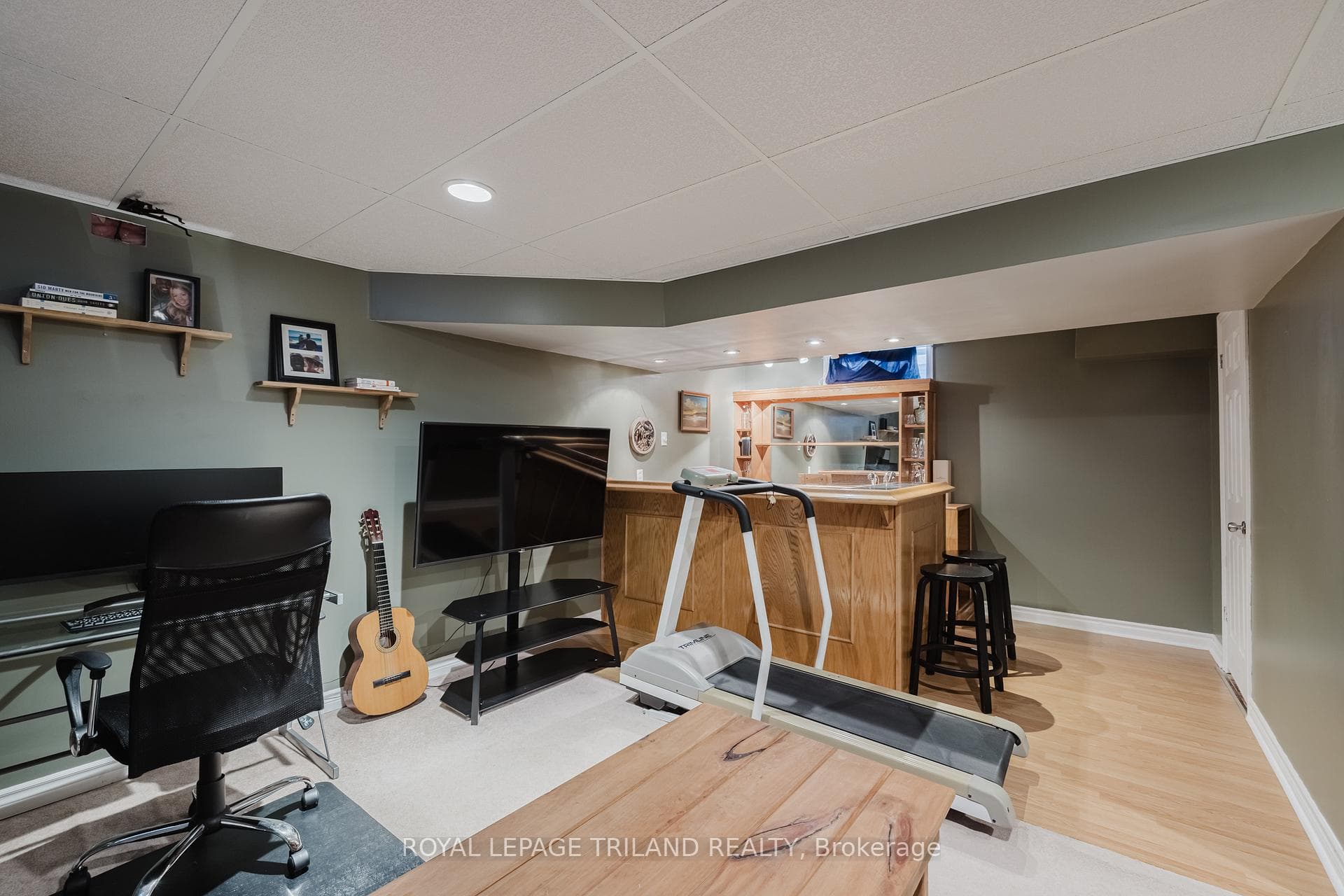 545 Highview Drive photo 25