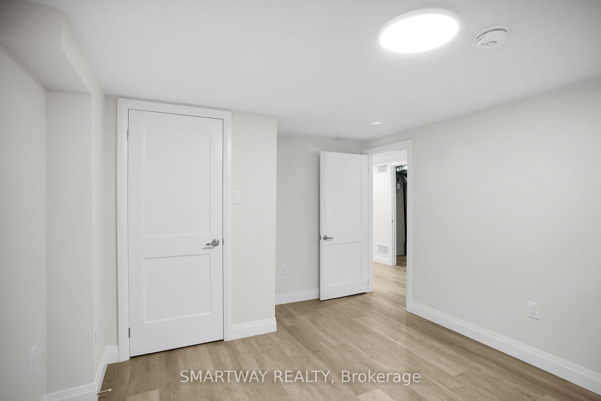 633 Donegal Drive photo 33
