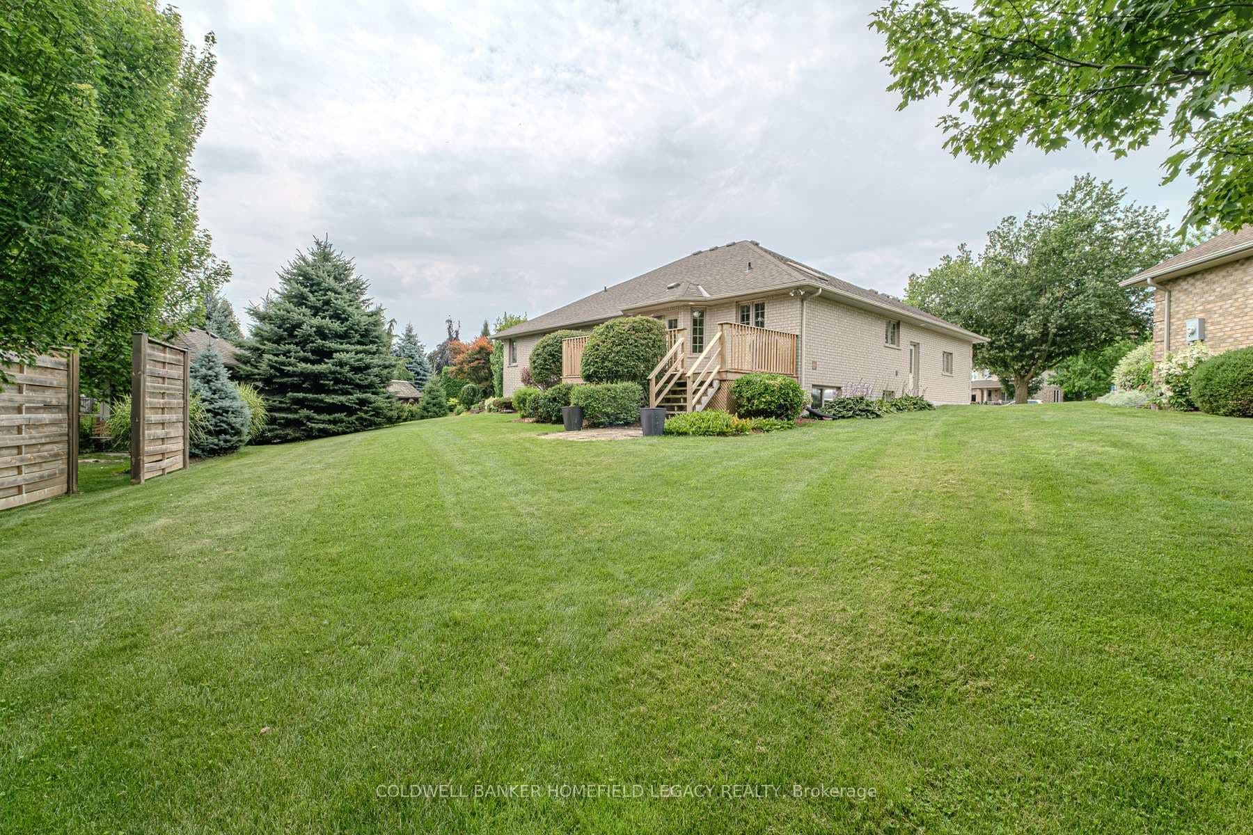 11 Oakwood Court photo 8