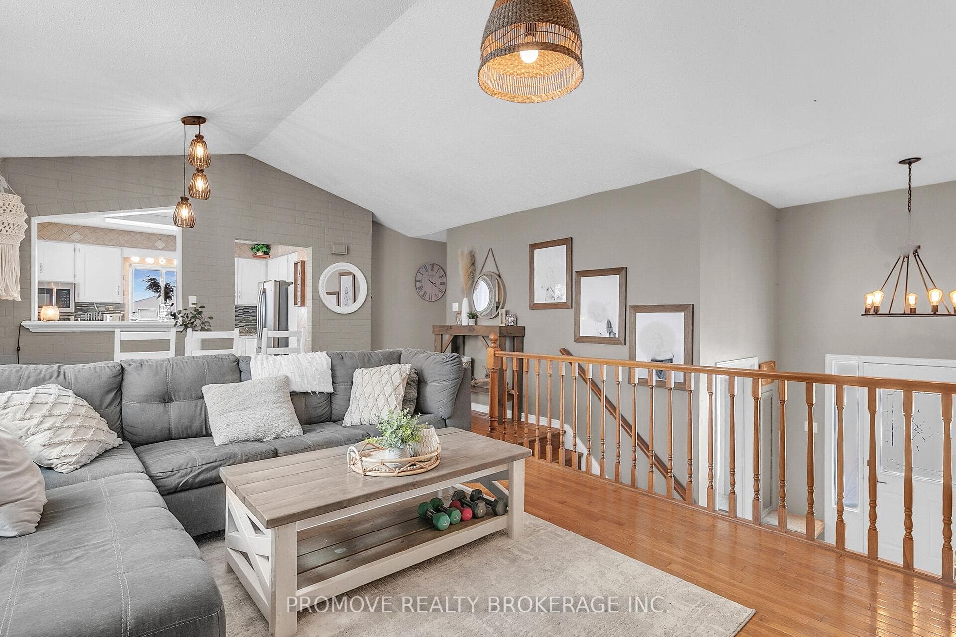 588 Willow Road photo 30