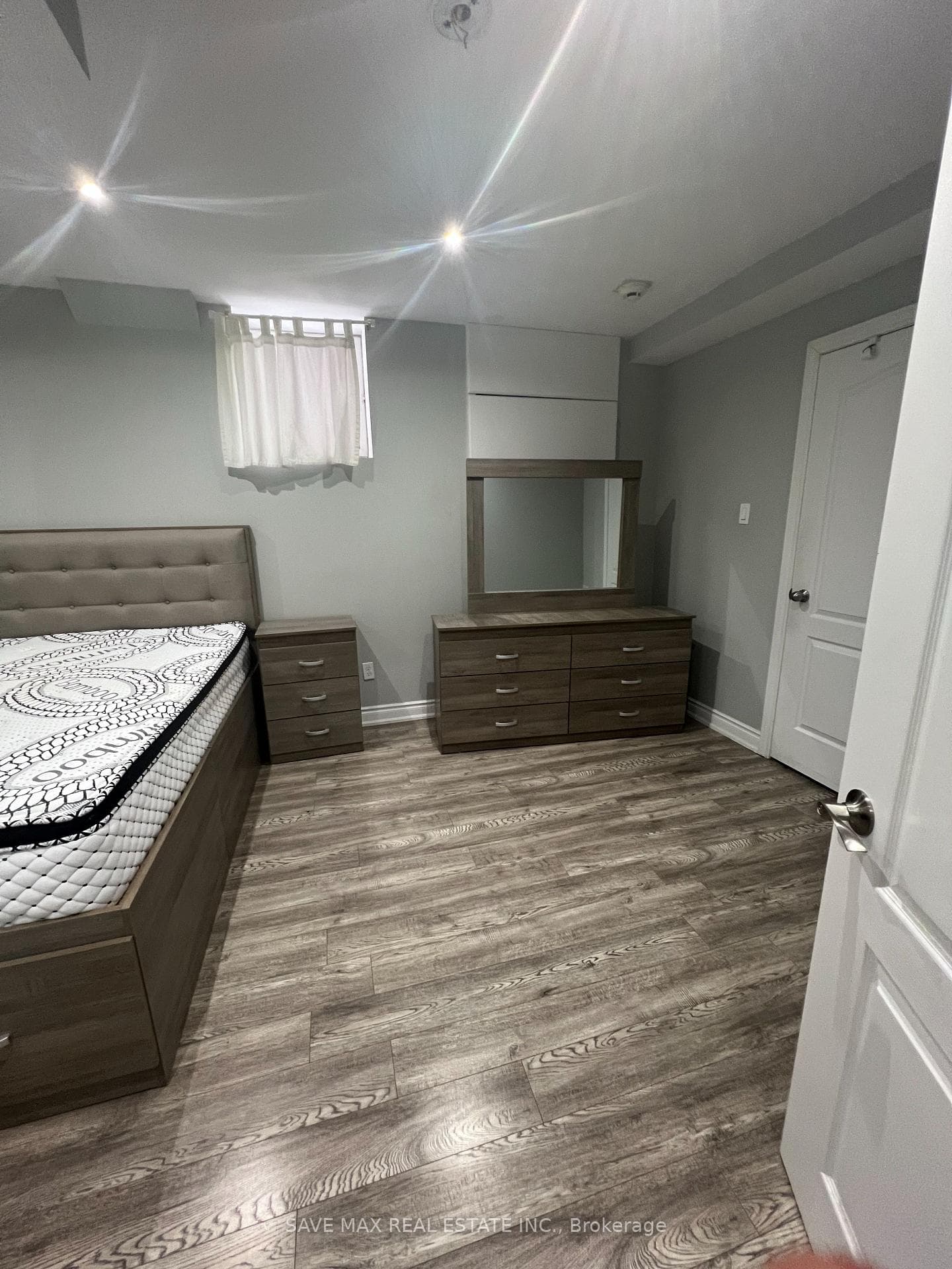 17 Maisonneuve Boulevard photo 8